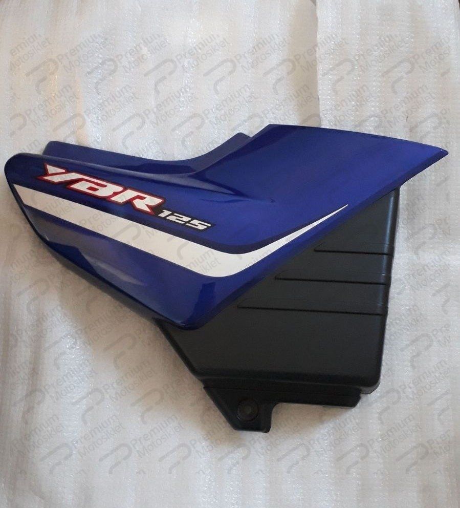 YBR 125 SAĞ YAN ORTA KAPAK (2004-2005 MODEL YILLARI)