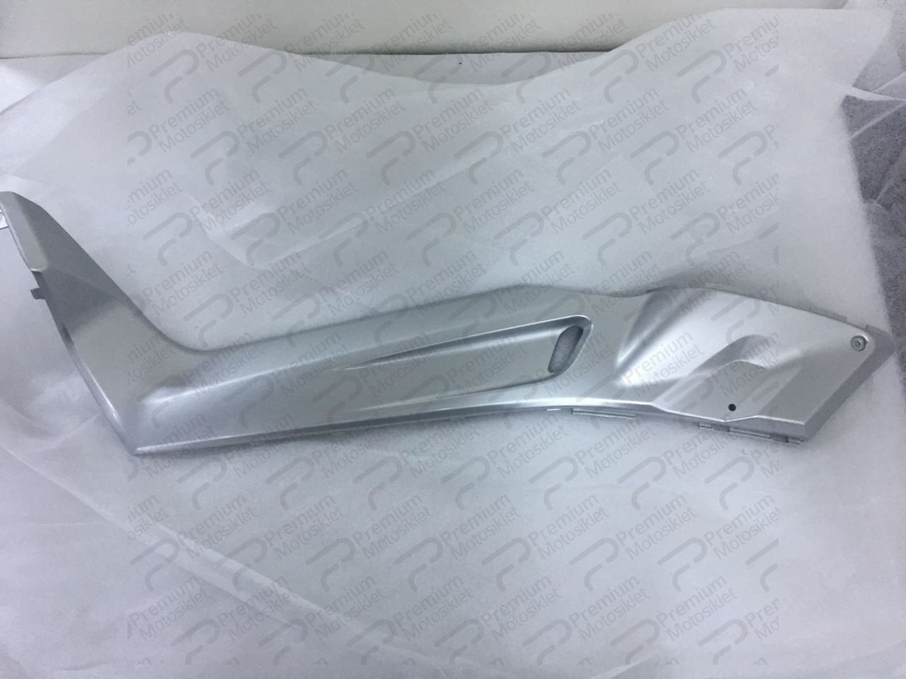 XMAX 250 SOL KAPAK (2006-2009 MODEL YILLARI)