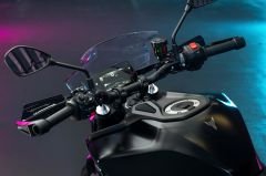 MT-07 ÖN CAM (ORTA) (2025)